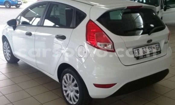 Acheter Occasion Voiture Ford Fiesta Blanc à Butha Buthe, Butha-Buthe Acheter Occasion Voiture Ford Fiesta Blanc à Butha Buthe, Butha-Buthe