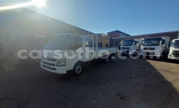 Buy Used Hino 300 Series White Truck in Maseru in Maseru Buy Used Hino 300 Series White Truck in Maseru in Maseru