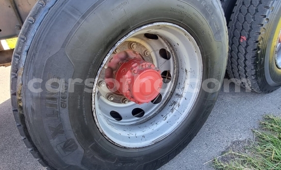 Buy Used Caterpillar 120 White Truck in Maseru in Maseru Buy Used Caterpillar 120 White Truck in Maseru in Maseru