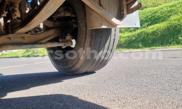 Buy Used Caterpillar 120 White Truck in Maseru in Maseru Buy Used Caterpillar 120 White Truck in Maseru in Maseru