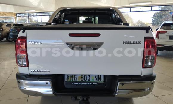 اشتري مستعمل Toyota Hilux White سيارة في Maputsoe في Leribe اشتري مستعمل Toyota Hilux White سيارة في Maputsoe في Leribe