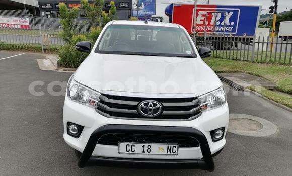اشتري مستعمل Toyota Hilux White سيارة في Maseru في Maseru اشتري مستعمل Toyota Hilux White سيارة في Maseru في Maseru