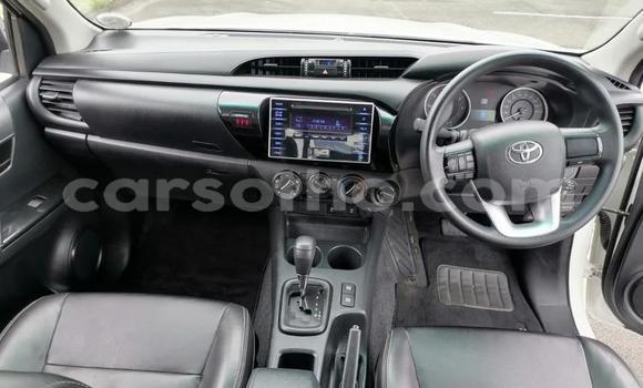 اشتري مستعمل Toyota Hilux White سيارة في Maseru في Maseru اشتري مستعمل Toyota Hilux White سيارة في Maseru في Maseru