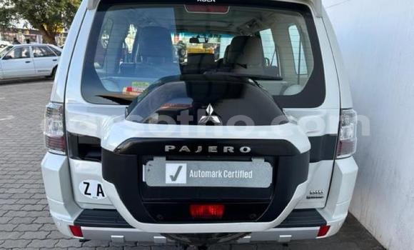 Acheter Occasion Voiture Mitsubishi Pajero Blanc à Maseru, Maseru Acheter Occasion Voiture Mitsubishi Pajero Blanc à Maseru, Maseru