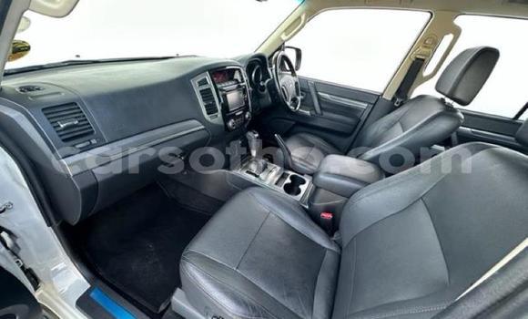 Acheter Occasion Voiture Mitsubishi Pajero Blanc à Maseru, Maseru Acheter Occasion Voiture Mitsubishi Pajero Blanc à Maseru, Maseru