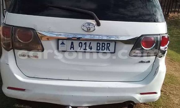 Acheter Occasion Voiture Toyota Fortuner Blanc à Maseru, Maseru Acheter Occasion Voiture Toyota Fortuner Blanc à Maseru, Maseru