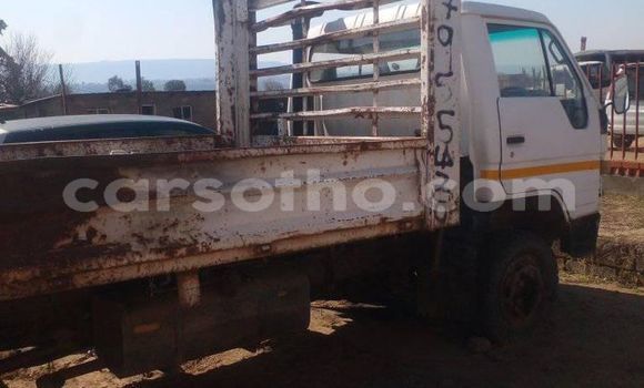 Acheter Occasion Voiture Toyota Allex Blanc à Maseru, Maseru