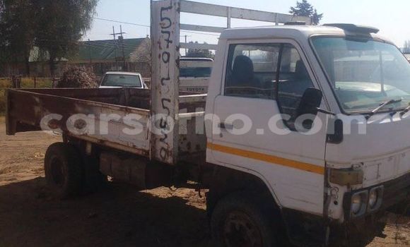 Acheter Occasion Voiture Toyota Allex Blanc à Maseru, Maseru Acheter Occasion Voiture Toyota Allex Blanc à Maseru, Maseru