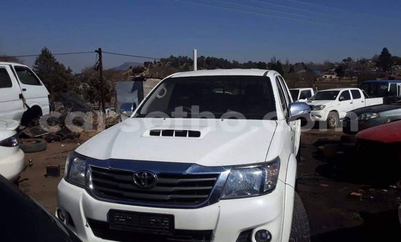 اشتري مستعمل Toyota Dyna White سيارة في Maseru في Maseru