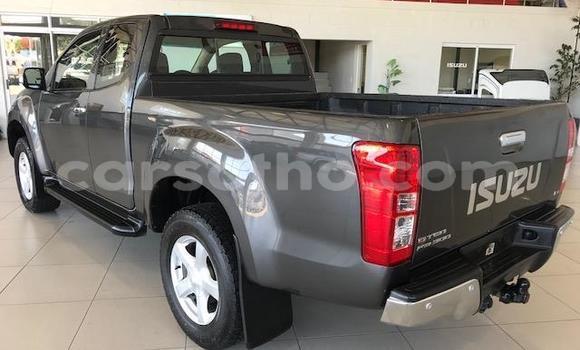 Acheter Occasion Voiture Isuzu KB Noir à Maseru, Maseru Acheter Occasion Voiture Isuzu KB Noir à Maseru, Maseru