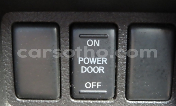 Sayi Na hannu Nissan Serena Black Mota in Maseru a Maseru Sayi Na hannu Nissan Serena Black Mota in Maseru a Maseru