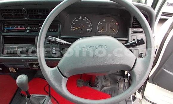 اشتري مستعمل Toyota Hiace White سيارة في Maseru في Maseru اشتري مستعمل Toyota Hiace White سيارة في Maseru في Maseru