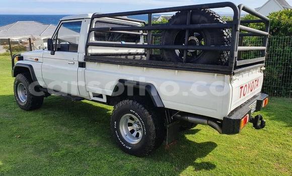 اشتري مستعمل Toyota Land Cruiser White سيارة في Maseru في Maseru اشتري مستعمل Toyota Land Cruiser White سيارة في Maseru في Maseru