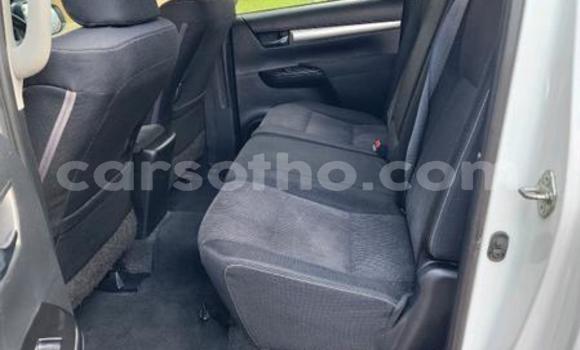 اشتري مستعمل Toyota Hilux White سيارة في Maseru في Maseru اشتري مستعمل Toyota Hilux White سيارة في Maseru في Maseru