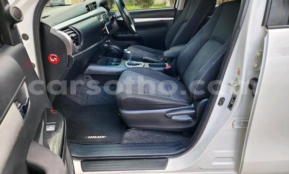 اشتري مستعمل Toyota Hilux White سيارة في Maseru في Maseru اشتري مستعمل Toyota Hilux White سيارة في Maseru في Maseru