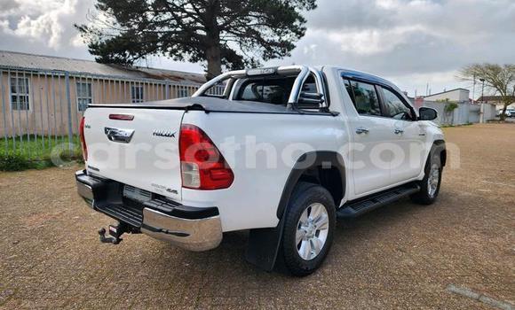 اشتري مستعمل Toyota Hilux White سيارة في Maseru في Maseru اشتري مستعمل Toyota Hilux White سيارة في Maseru في Maseru