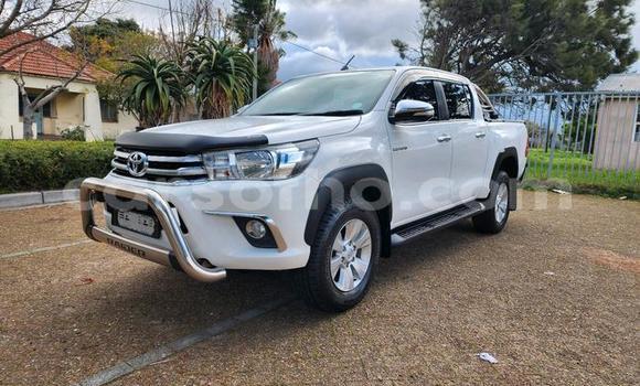اشتري مستعمل Toyota Hilux White سيارة في Maseru في Maseru اشتري مستعمل Toyota Hilux White سيارة في Maseru في Maseru