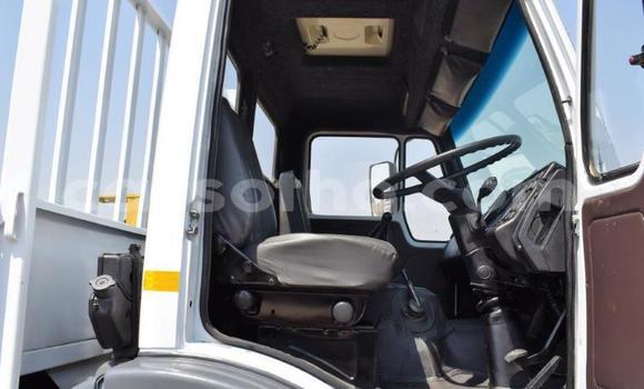 Sayi Na hannu Mercedes‒Benz Truck White Babbar mota in Maseru a Maseru Sayi Na hannu Mercedes‒Benz Truck White Babbar mota in Maseru a Maseru