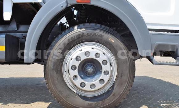 Sayi Na hannu Mercedes‒Benz Truck White Babbar mota in Maseru a Maseru Sayi Na hannu Mercedes‒Benz Truck White Babbar mota in Maseru a Maseru