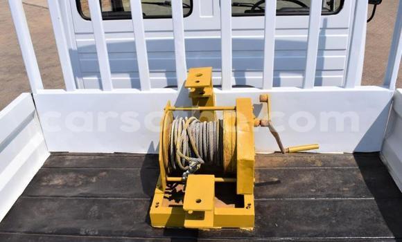 Sayi Na hannu Mercedes‒Benz Truck White Babbar mota in Maseru a Maseru Sayi Na hannu Mercedes‒Benz Truck White Babbar mota in Maseru a Maseru