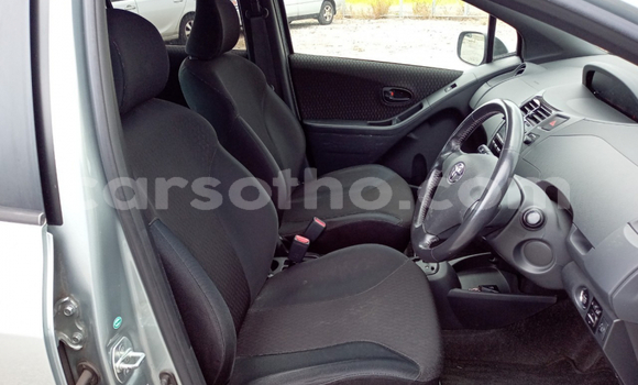 Sayi Na hannu Toyota Vitz Silver Mota in Maseru a Maseru Sayi Na hannu Toyota Vitz Silver Mota in Maseru a Maseru