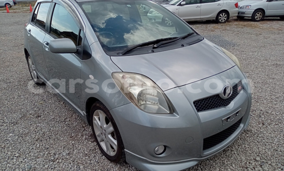 Sayi Na hannu Toyota Vitz Silver Mota in Maseru a Maseru Sayi Na hannu Toyota Vitz Silver Mota in Maseru a Maseru