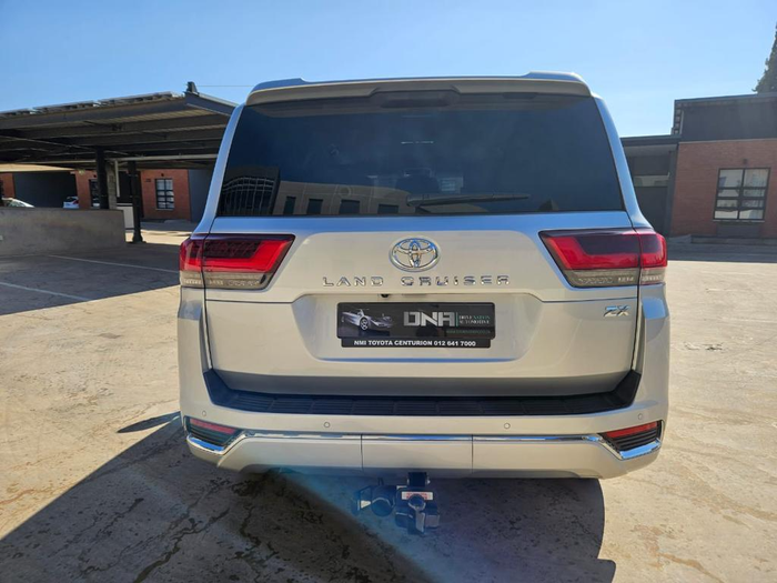 Buy used toyota land cruiser prado silver car in maseru in maseru