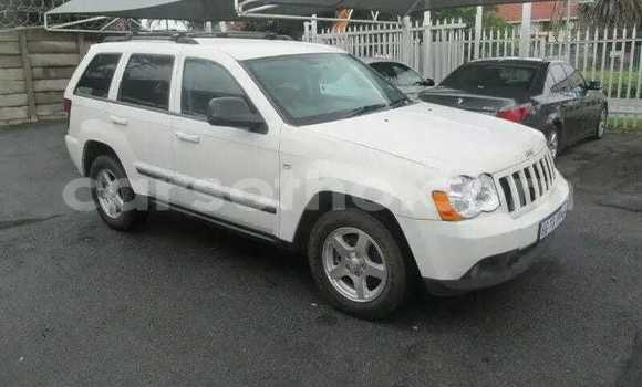Buy Used Jeep Cherokee White Car in Maseru in Maseru Buy Used Jeep Cherokee White Car in Maseru in Maseru