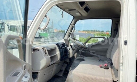 Acheter Occasion Utilitaire Toyota Dyna Blanc à Maputsoe, Leribe Acheter Occasion Utilitaire Toyota Dyna Blanc à Maputsoe, Leribe