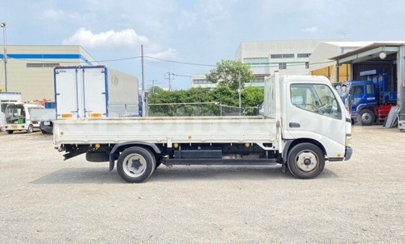 Acheter Occasion Utilitaire Toyota Dyna Blanc à Maputsoe, Leribe Acheter Occasion Utilitaire Toyota Dyna Blanc à Maputsoe, Leribe