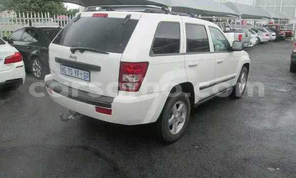 Buy Used Jeep Cherokee White Car in Maseru in Maseru Buy Used Jeep Cherokee White Car in Maseru in Maseru