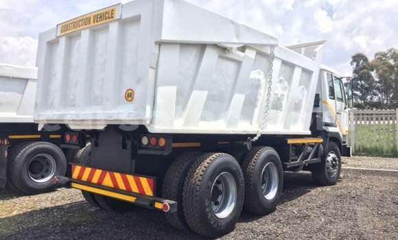 Sayi Na hannu Nissan UD White Babbar mota in Mafeteng a Mafeteng Sayi Na hannu Nissan UD White Babbar mota in Mafeteng a Mafeteng