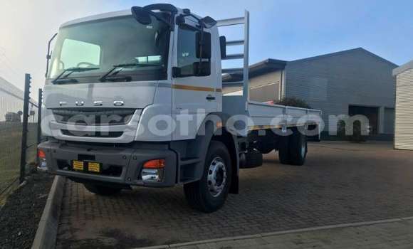 Sayi Na hannu Isuzu FTR 850 White Babbar mota in Butha Buthe a Butha-Buthe Sayi Na hannu Isuzu FTR 850 White Babbar mota in Butha Buthe a Butha-Buthe