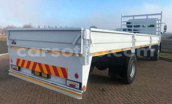 Sayi Na hannu Isuzu FTR 850 White Babbar mota in Butha Buthe a Butha-Buthe Sayi Na hannu Isuzu FTR 850 White Babbar mota in Butha Buthe a Butha-Buthe