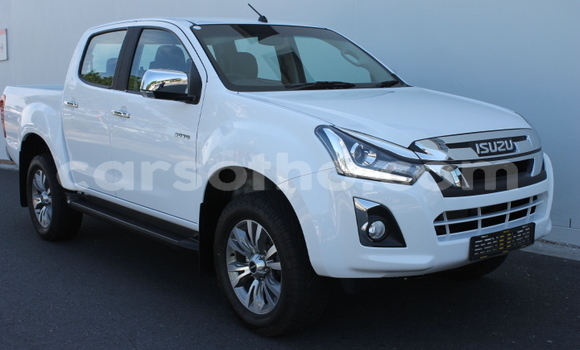 Sayi Na hannu Isuzu D–MAX White Mota in Maputsoa a Leribe Sayi Na hannu Isuzu D–MAX White Mota in Maputsoa a Leribe