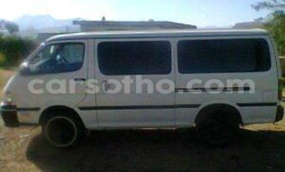 Sayi Na hannu Toyota Hiace White Mota in Maseru a Maseru Sayi Na hannu Toyota Hiace White Mota in Maseru a Maseru