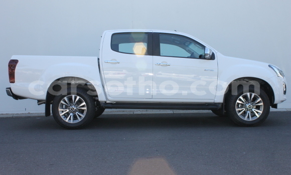 Sayi Na hannu Isuzu D–MAX White Mota in Maputsoa a Leribe Sayi Na hannu Isuzu D–MAX White Mota in Maputsoa a Leribe