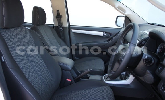 Sayi Na hannu Isuzu D–MAX White Mota in Maputsoa a Leribe Sayi Na hannu Isuzu D–MAX White Mota in Maputsoa a Leribe