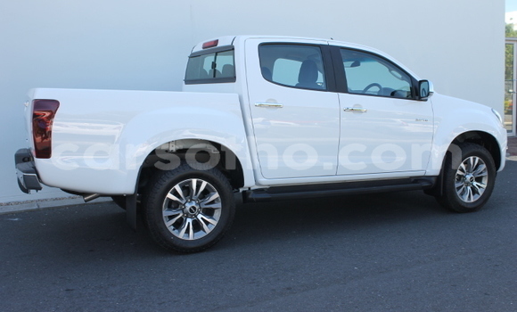 Sayi Na hannu Isuzu D–MAX White Mota in Maputsoa a Leribe Sayi Na hannu Isuzu D–MAX White Mota in Maputsoa a Leribe
