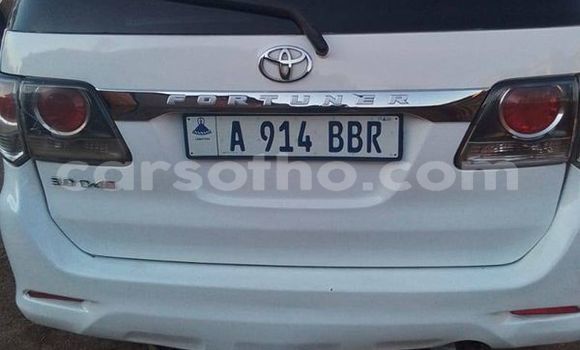 Acheter Occasion Voiture Toyota Fortuner Blanc à Maseru, Maseru Acheter Occasion Voiture Toyota Fortuner Blanc à Maseru, Maseru