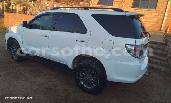 Acheter Occasion Voiture Toyota Fortuner Blanc à Maseru, Maseru Acheter Occasion Voiture Toyota Fortuner Blanc à Maseru, Maseru