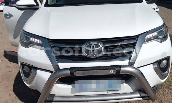 Acheter Occasion Voiture Toyota Gaia Blanc à Maseru, Maseru Acheter Occasion Voiture Toyota Gaia Blanc à Maseru, Maseru