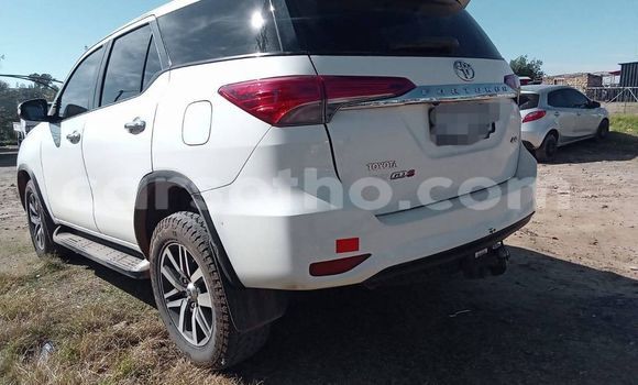 Acheter Occasion Voiture Toyota Gaia Blanc à Maseru, Maseru Acheter Occasion Voiture Toyota Gaia Blanc à Maseru, Maseru