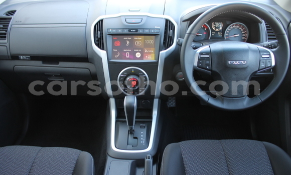 Sayi Na hannu Isuzu D–MAX White Mota in Maputsoa a Leribe Sayi Na hannu Isuzu D–MAX White Mota in Maputsoa a Leribe