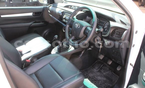 اشتري مستعمل Toyota Hilux White سيارة في Maseru في Maseru اشتري مستعمل Toyota Hilux White سيارة في Maseru في Maseru