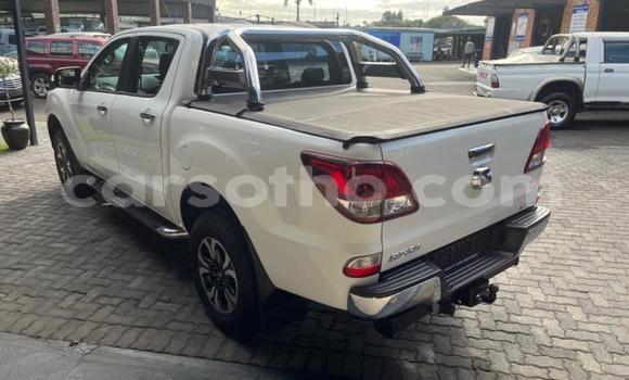 اشتري مستعمل Mazda BT-50 White سيارة في Maseru في Maseru اشتري مستعمل Mazda BT-50 White سيارة في Maseru في Maseru