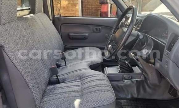 Sayi Na hannu Toyota Hilux White Mota in Maseru a Maseru Sayi Na hannu Toyota Hilux White Mota in Maseru a Maseru