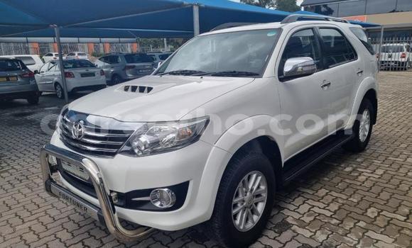 اشتري مستعمل Toyota Fortuner White سيارة في Maseru في Maseru اشتري مستعمل Toyota Fortuner White سيارة في Maseru في Maseru