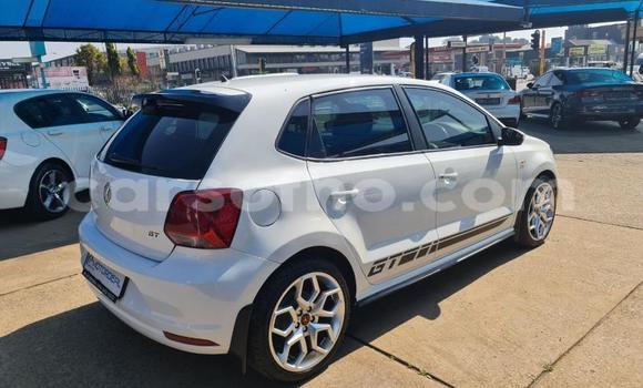 اشتري مستعمل Volkswagen Polo White سيارة في Maseru في Maseru اشتري مستعمل Volkswagen Polo White سيارة في Maseru في Maseru