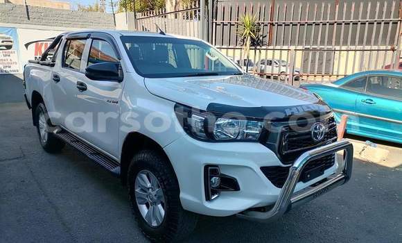 Buy Used Toyota Hilux White Car in Maseru in Maseru